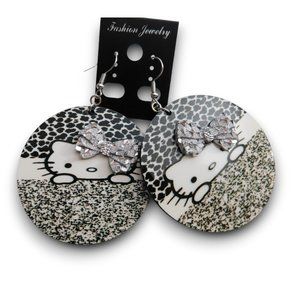earring , boucle d'oreille hello kitty